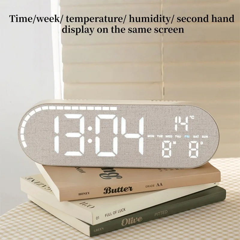 Roomify Nordic Wood Clock
